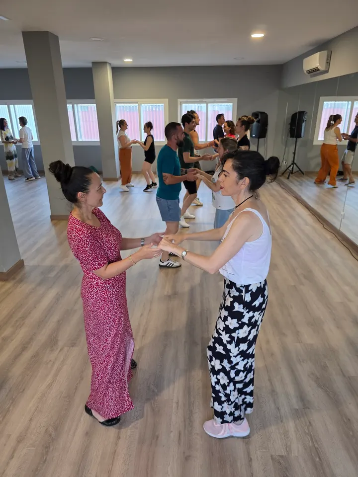 Disfruta Bailando Salsa y Bachata Desde Cero — Baile en Los Molinos, Getafe