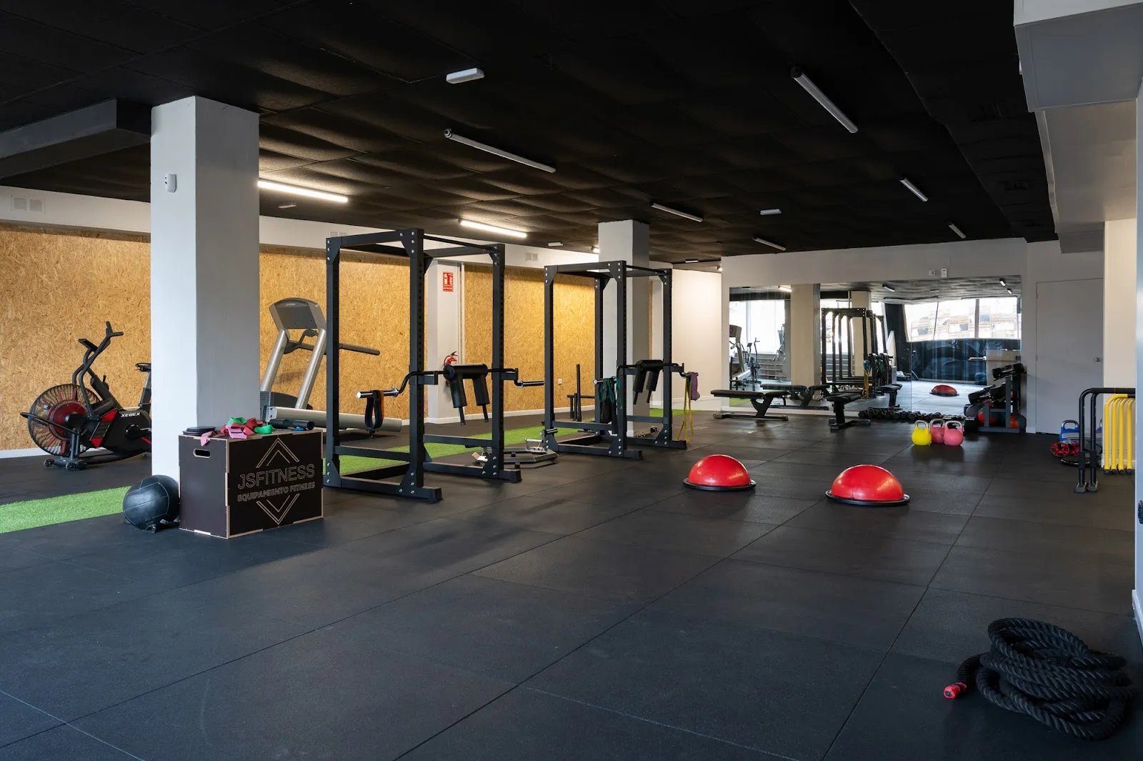 4h Sport Studio — entrenamiento personal-studio en Santa Cristina — 3