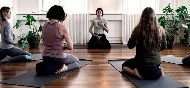 Chandra Yoga v. Evi Xiromeriti — yoga-studio i Indre By, København Ø