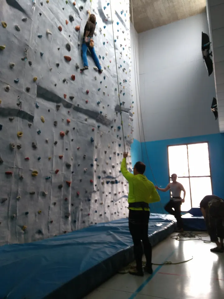 Centro Deportivo Municipal Salvio Barrioluengo — estudio de fitness-studio en El Ejido, León — 2