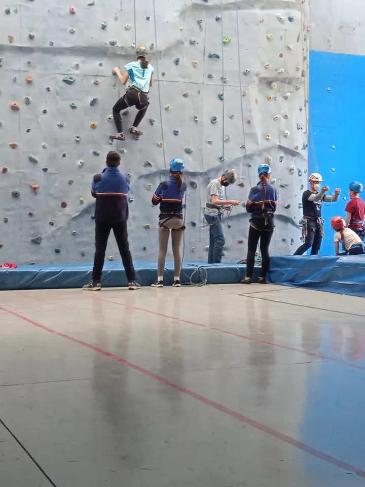 Centro Deportivo Municipal Salvio Barrioluengo — estudio de fitness-studio en El Ejido, León — 3