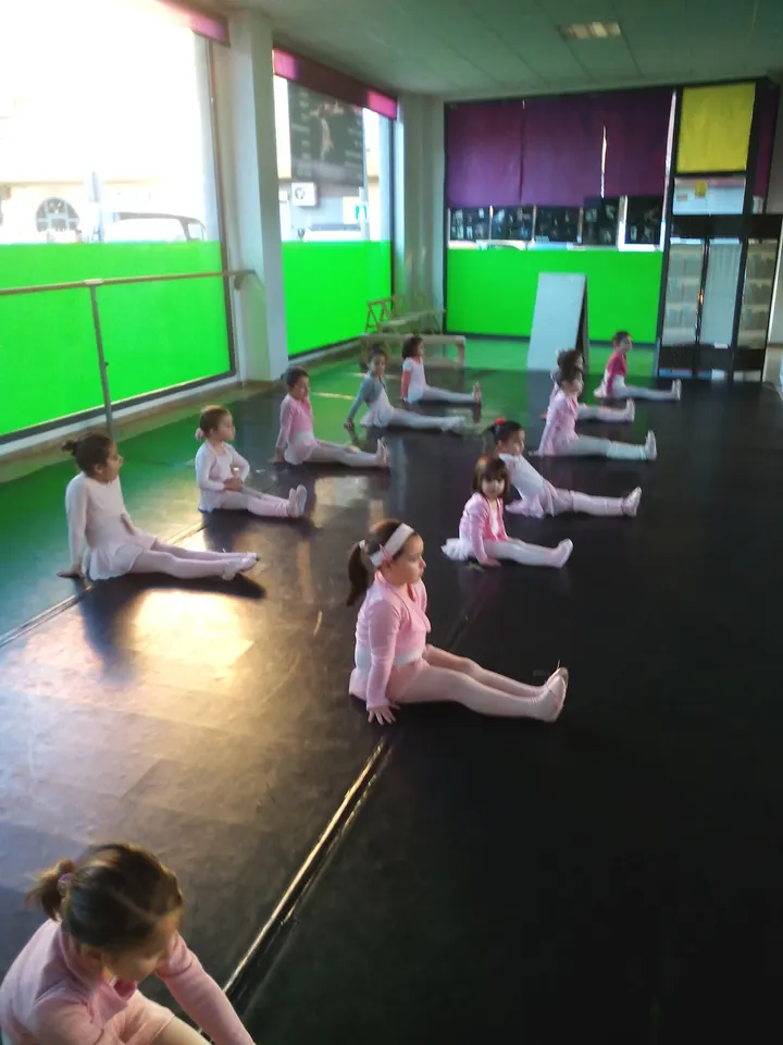 Asociación De Danza Canto E Interpretación Talitha Cumi — baile-studio en Valencia — 3