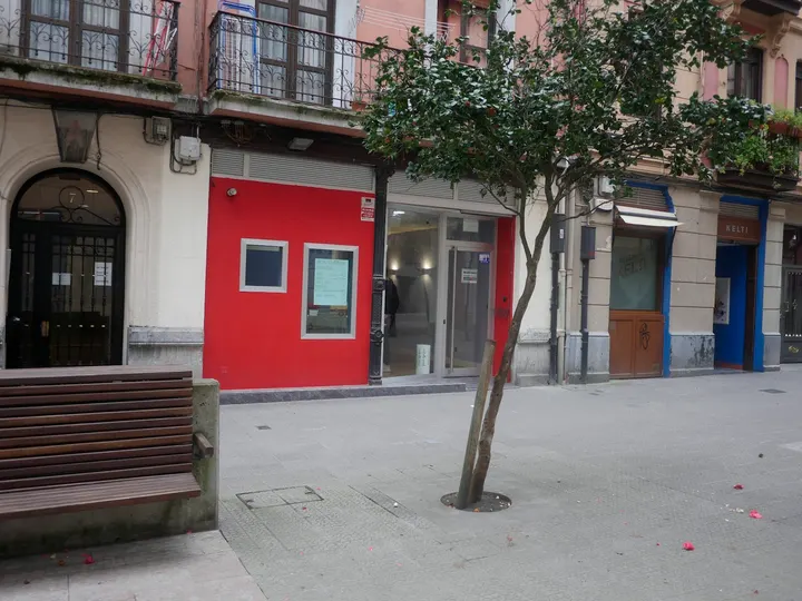 Across Bilbao — Yoga en Abando, Bilbao