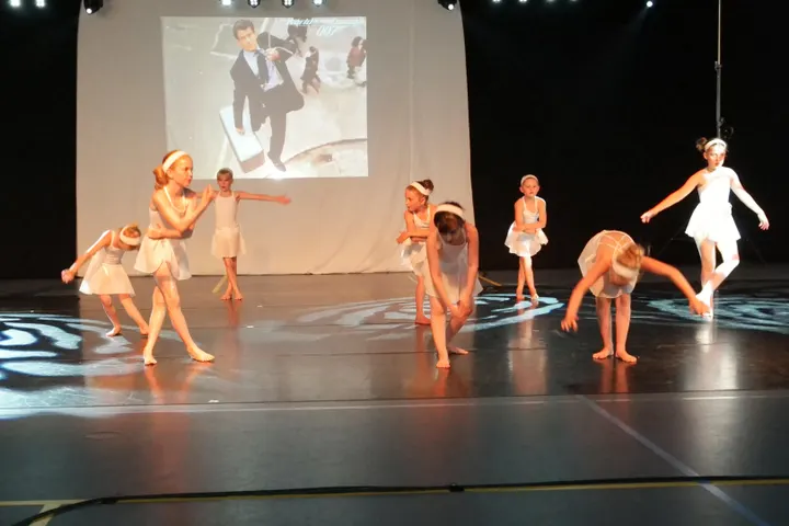 Loeka Dance eXp Sporthal Waterwijk — dans-studio in De Citadel, Heemskerk — 3