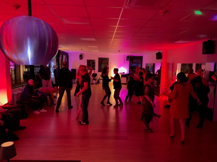 The Movement of Salsa — tanz-studio in Darmstadt-Nord, Darmstadt — 3