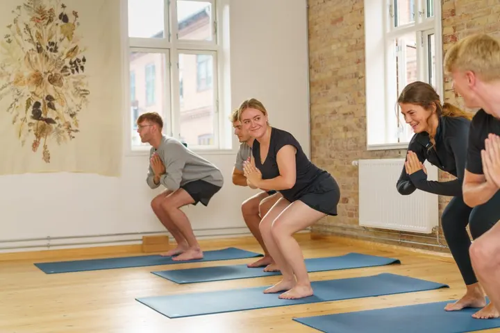 mette.yoga — yoga-studio i Snap-ind, Odense