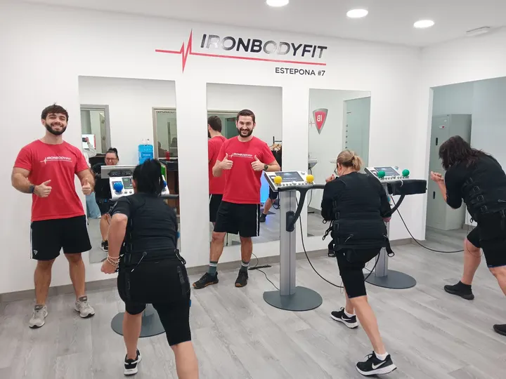 Iron Bodyfit Estepona — Fuerza en Balcones del Mar, Estepona