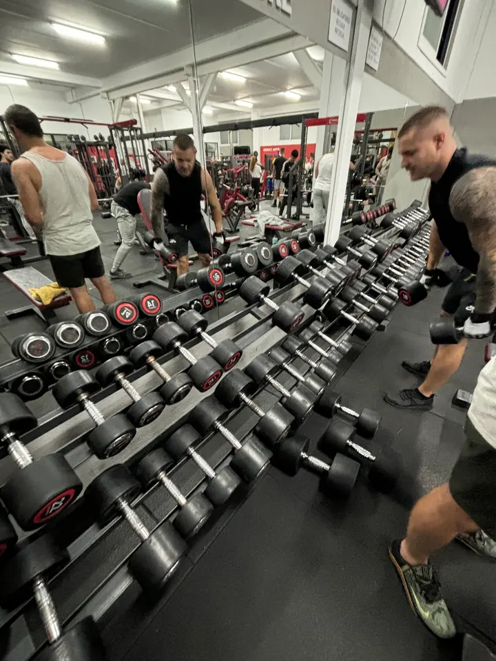 Gimnasio Y Centro Deportivo Lanefit — estudio de fitness-studio en El Casar — 3