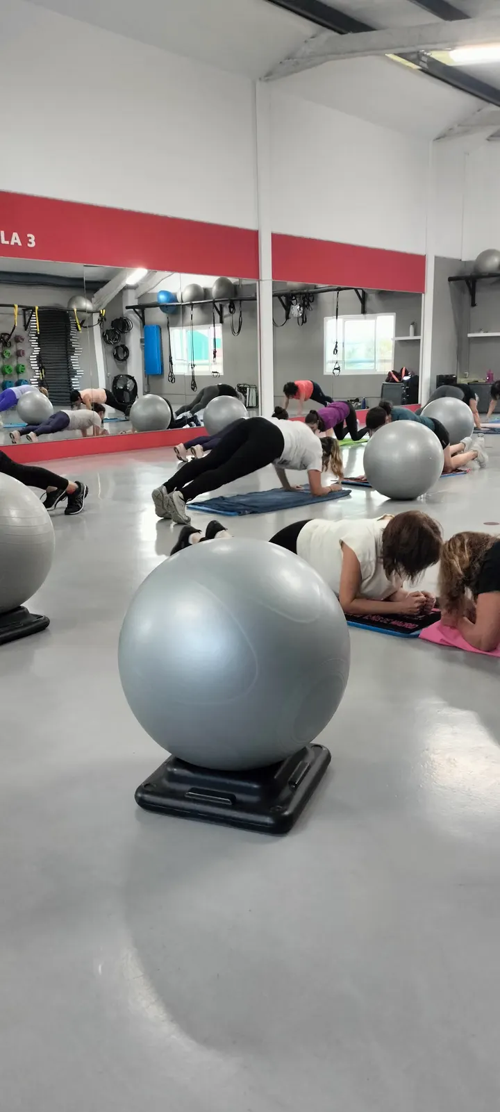 Gimnasio Y Centro Deportivo Lanefit — estudio de fitness-studio en El Casar — 5