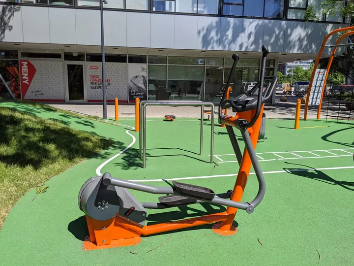 Outdoor Workout Station & Playground — træningsstudio i Frederiksberg, København — 2