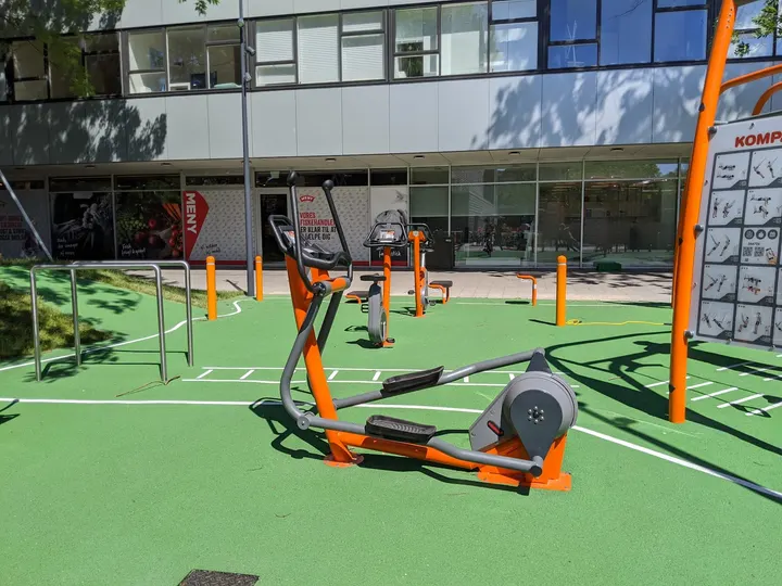 Outdoor Workout Station & Playground — træningsstudio i København — 4
