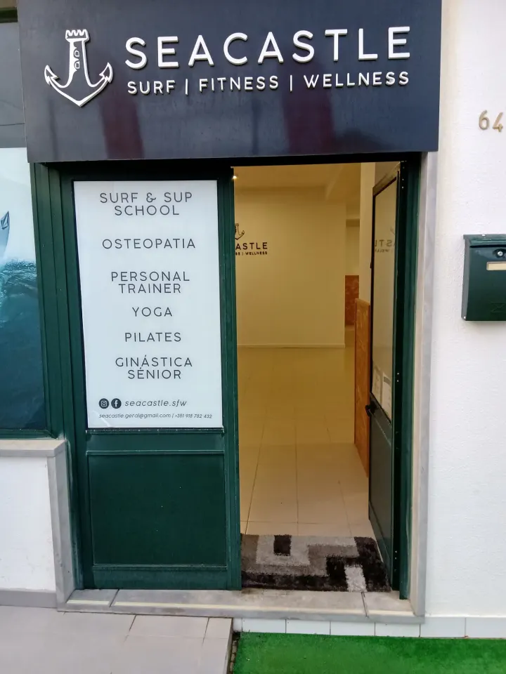 SeaCastle - Surf, Fitness & Wellness — Yoga em Consolação, Peniche