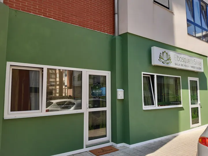 Silvia Gutierrez Ruiz — Yoga en Sobremazas, Solares