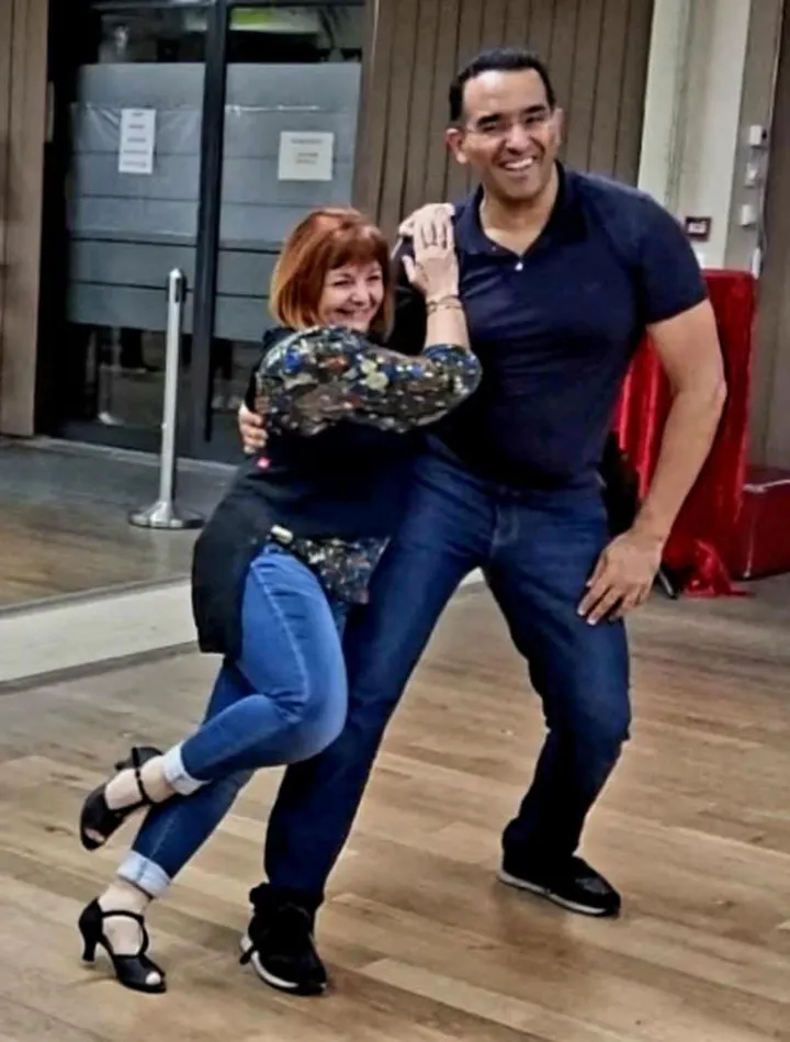 Centre de Danse Salsa Grenoble — Danse à Berriat Saint-Bruno, Grenoble