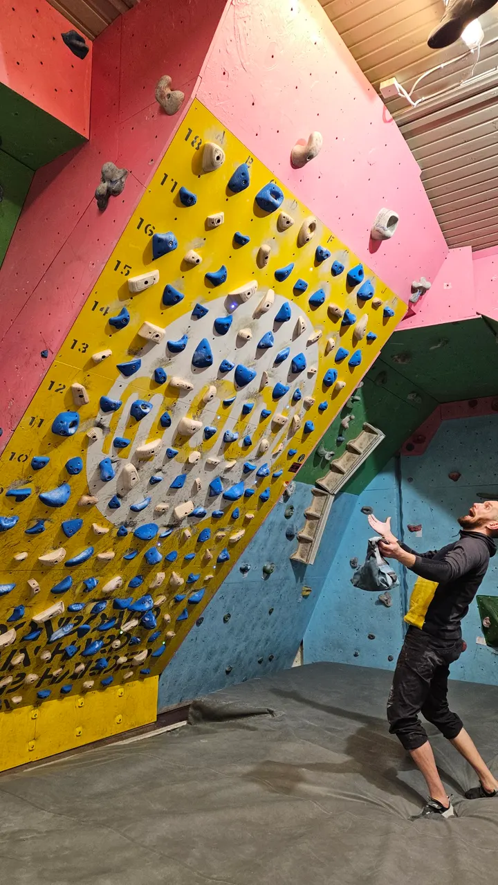 Kiipeilyseura Kruxin bouldersali — Kiipeily – III, Turku