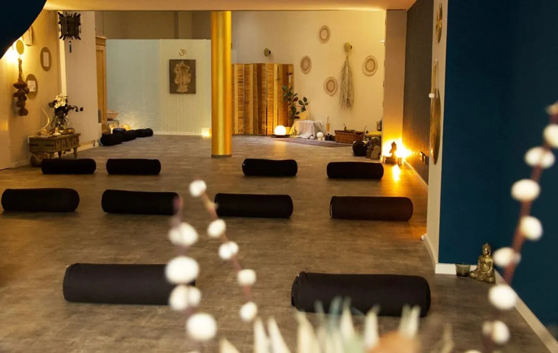 BesYoga - Massage — yoga-studio i Köln — 2