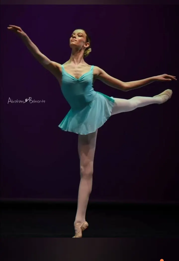 Escuela De Danza Ana Carreño — Dance en Urbanització Les Atzavares, Elx