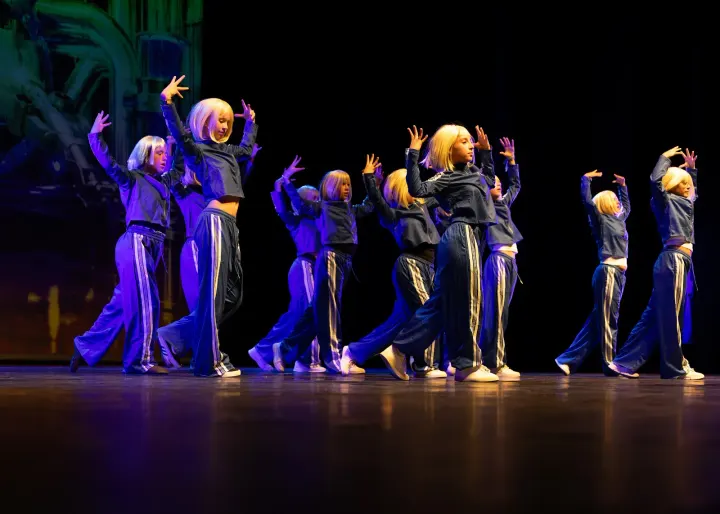 Mooves Dance Studio — Dança em Quinta dos Pinheiros, Caldas da Rainha