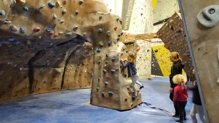 SLAB, SALA D'ESCALADA — escalada-studio en Reus — 2