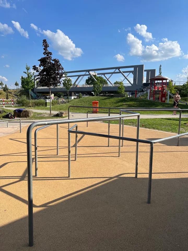 Calisthenics Park Schillerbrücke — calisthenics-studio in Mitte-Nordost, Münster — 3