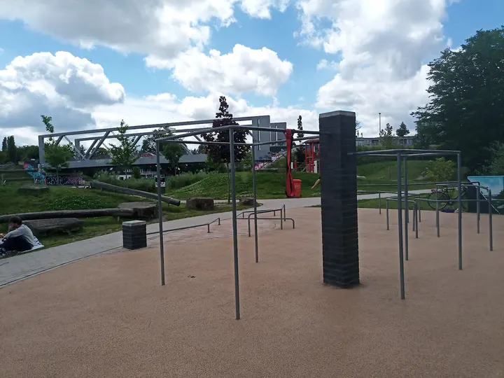 Calisthenics Park Schillerbrücke — Functional Training in Mitte-Nordost, Münster