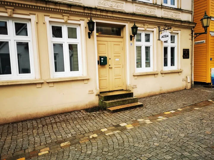 NORSK YOGA-SKOLE — meditasjon-studio i Skansemyren, Bergen — 2