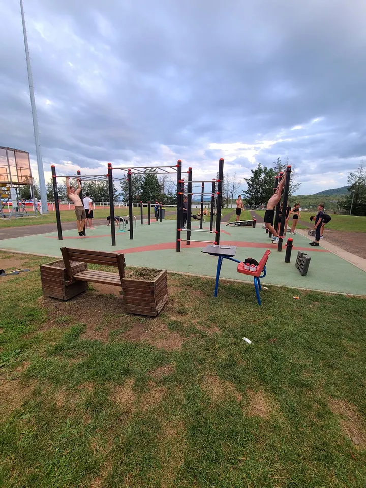 Streetworkout — salle de fitness-studio aux Foisses, Aubière — 2