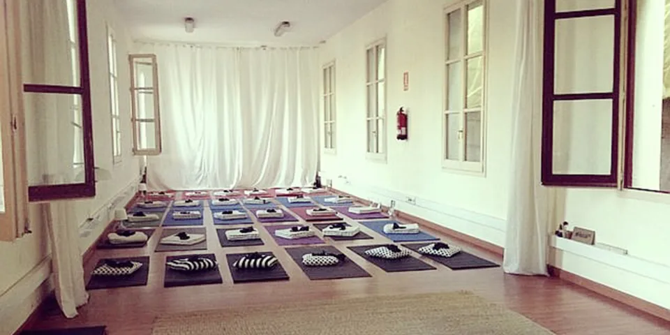 Sala D'activitats · Yoga·dansa·meditació — yoga-studio en Barcelona — 5