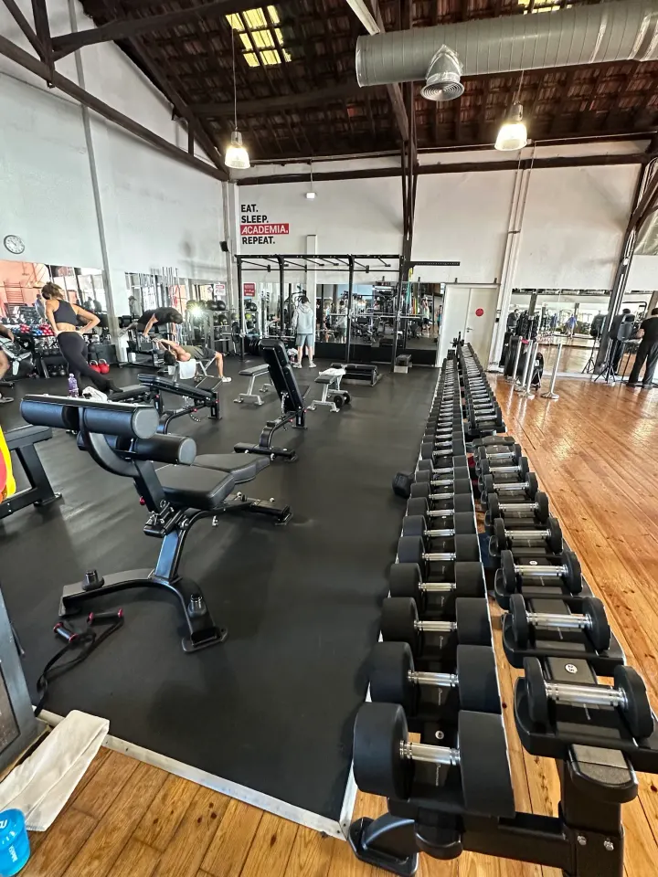 Academia Life Club — ginásio-studio em Prazeres, Lisboa — 2