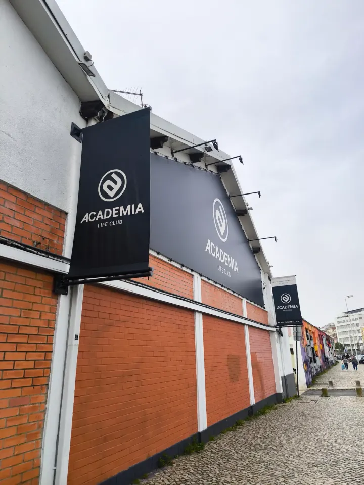 Academia Life Club — Ginásio em Prazeres, Lisboa