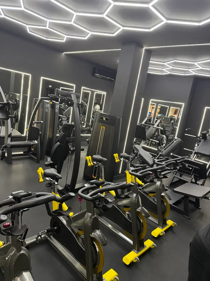 Fitness Club Dubai Dates — Estudio de fitness en La Soledat Nord, Palma