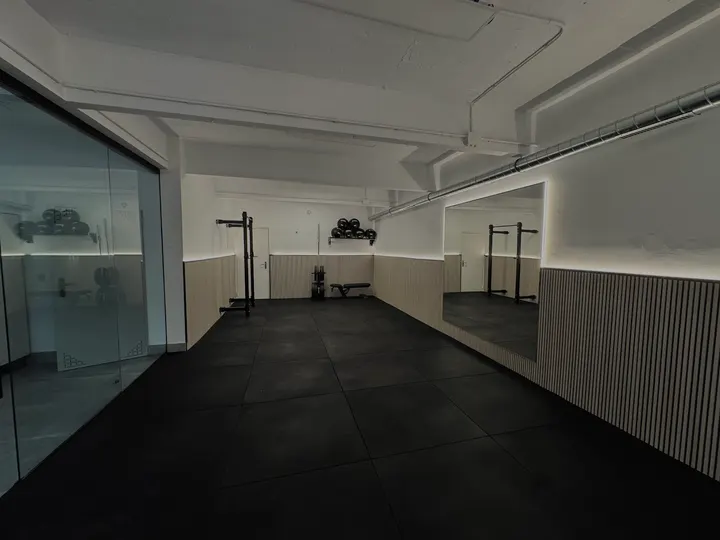 121.TheClub — Entrenamiento personal en Gros, San Sebastián