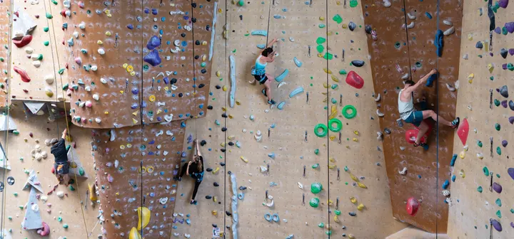Klimhal Stadsmuur Nijmegen🧗 — klimmen-studio in Dukenburg, Nijmegen — 2
