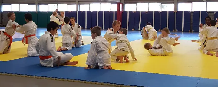Sportschool Ronin (Zevenkamp) — Sportschool in Prins Alexander, Rotterdam