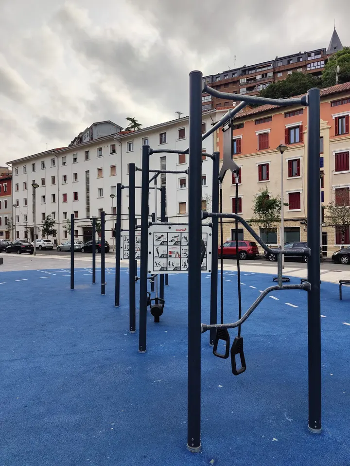 Parque de Calistenia - Street Workout — estudio de fitness-studio en San Sebastián — 2