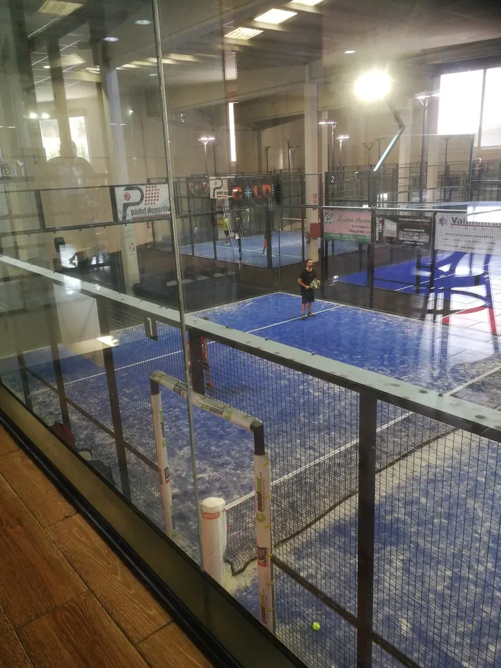 Padel Indoor Rubí — estudio de fitness-studio en Barcelona — 4