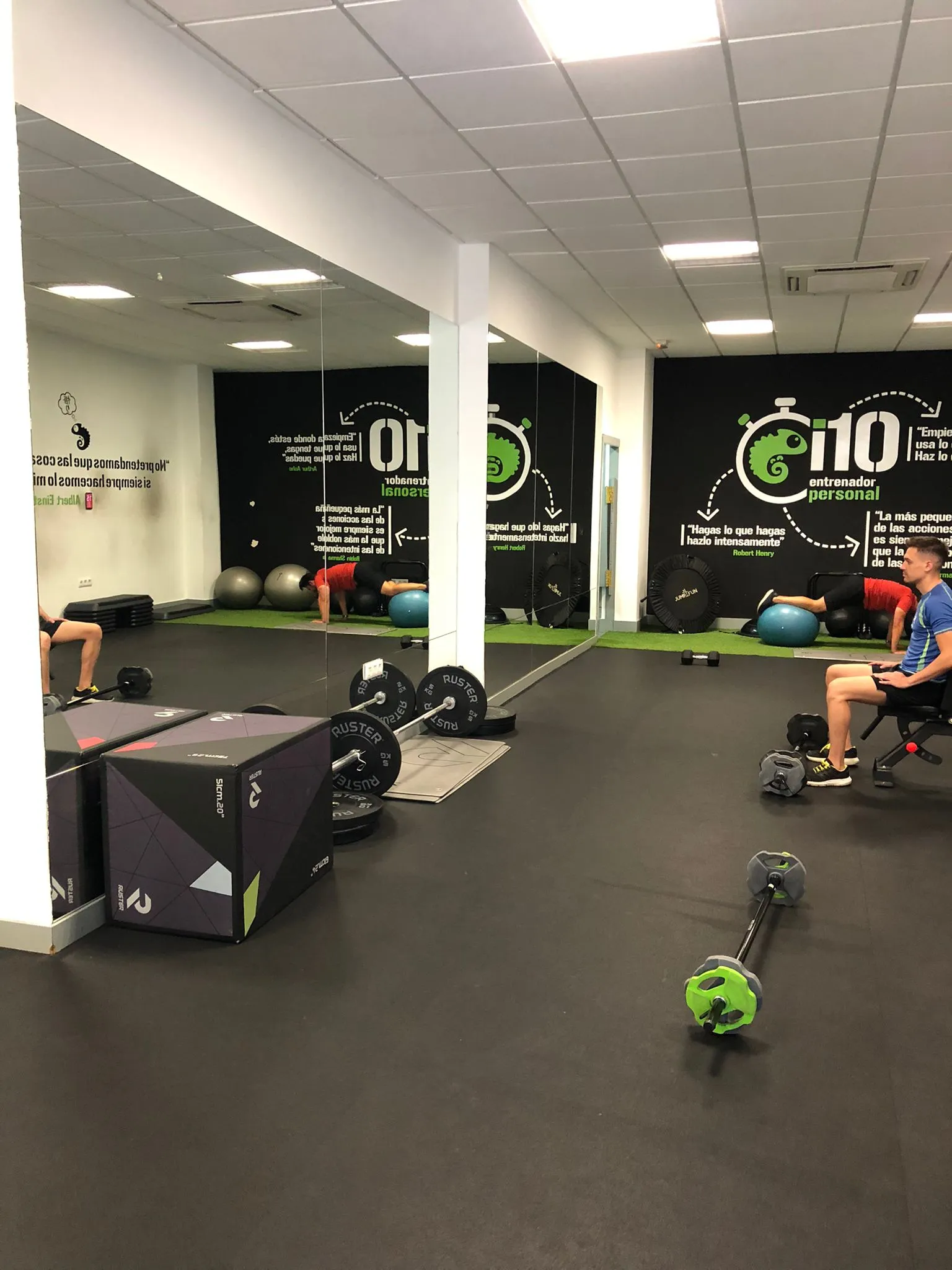 i10 Entrenador Personal - San Juan — entrenamiento personal-studio en Badajoz — 4