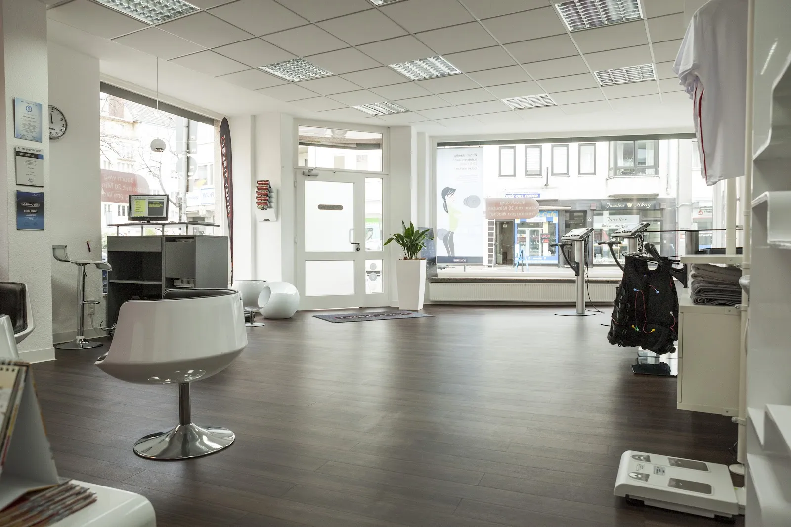 Bodystreet Bonn Stiftsplatz Wichterich UG (haftungsbeschränkt) — fitnessstudio in Bonn — 5