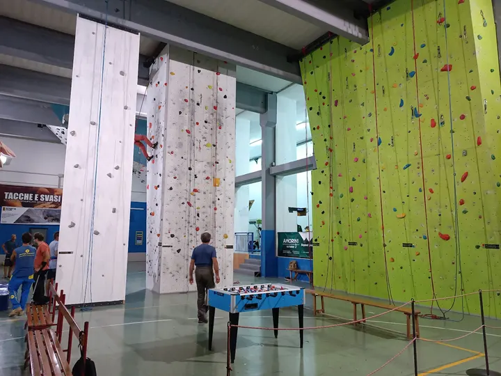 Tacche e Svasi A.s.d — arrampicata-studio a Madonna Alta, Perugia — 2
