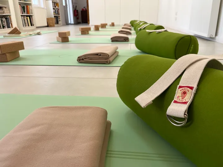 Mica Yoga — Yoga à Crêt de Roc, Saint-Étienne
