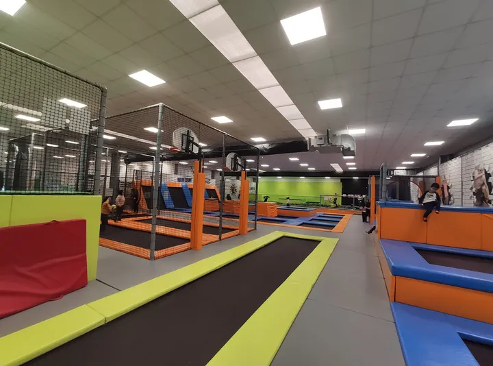 New Jump Karaoké VIP Room — gymnastique-studio à Saint-Césaire, Nîmes — 2
