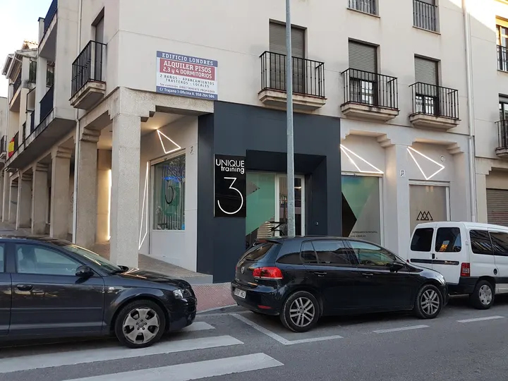 3 UNIQUE TRAINING — entrenamiento personal-studio en Camino de los Neveros, Granada — 2