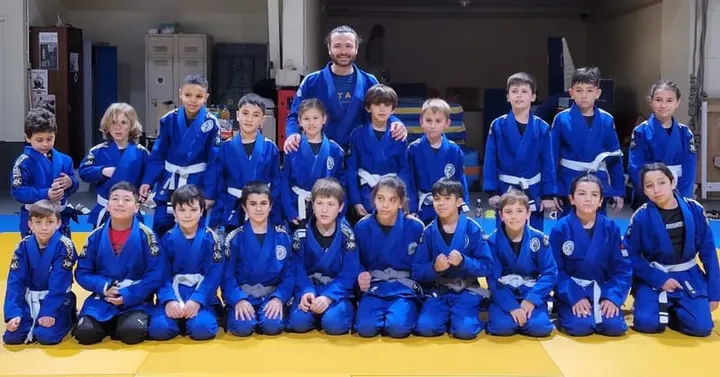 Kombat Club Méditerranéen — MMA à La Garde