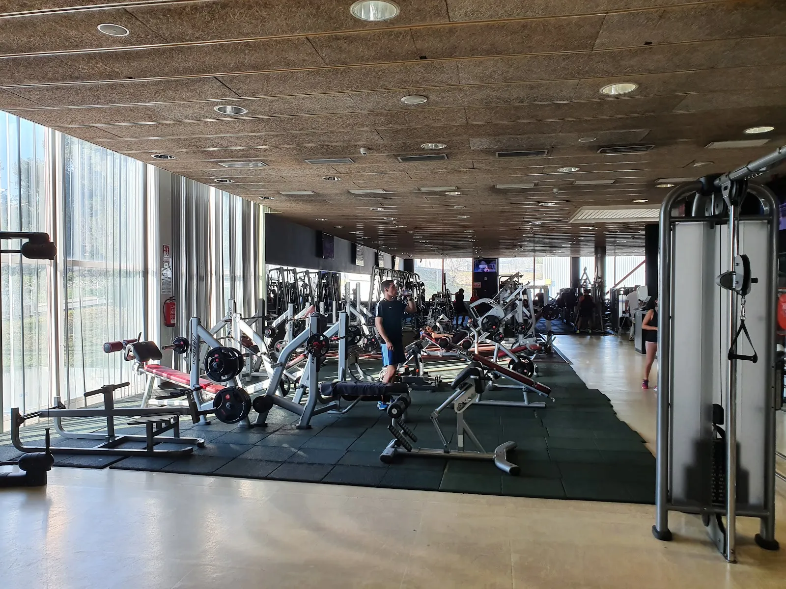 DiR Sant Cugat Pàdel Indoor — estudio de fitness-studio en Sant Cugat del Vallès — 4