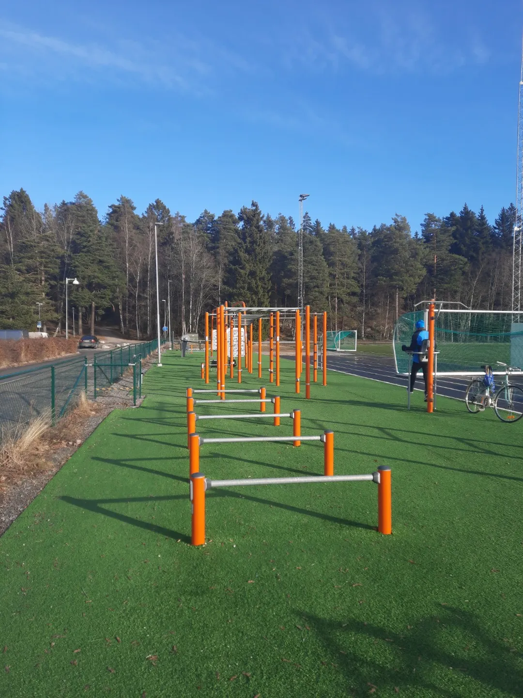 Fittja Äng outdoor gym — träningsstudio-studio i Norsborg — bild 3