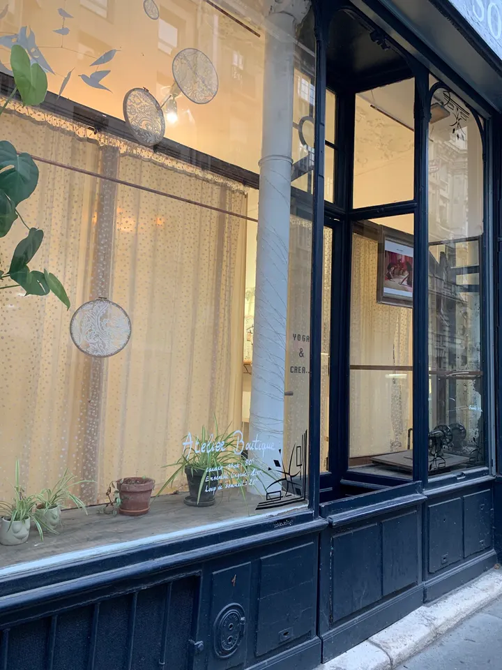DORURE SUR SOI — Aérien à Paris 18e Arrondissement, Paris