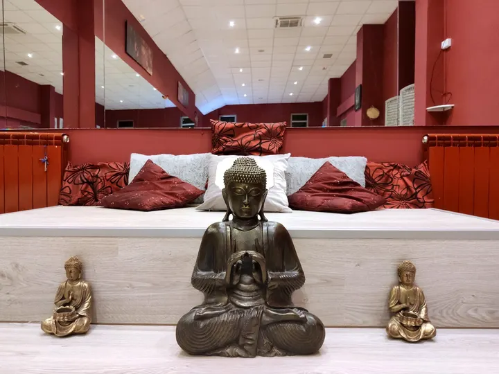 Gravedad Zero — Yoga en El Cubo, Logroño