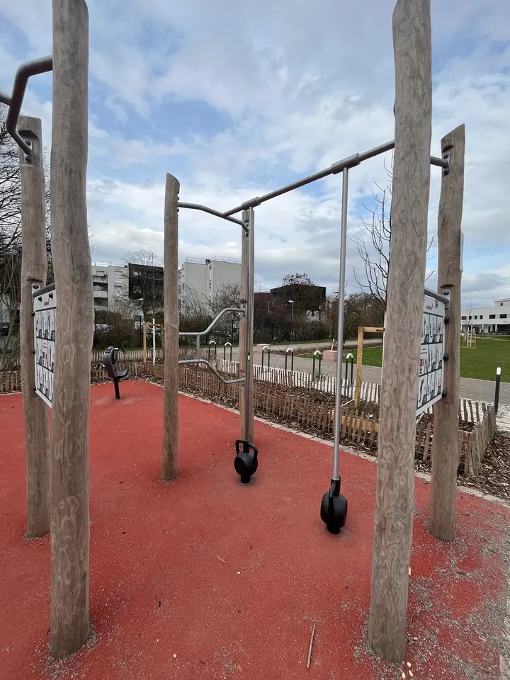 Terrain de fitness — salle de fitness-studio à Koenigshoffen, Strasbourg — 2