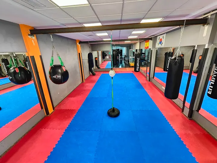 Fitness Fabra Gym — artes marciales-studio en Benicalap, Valencia — 2