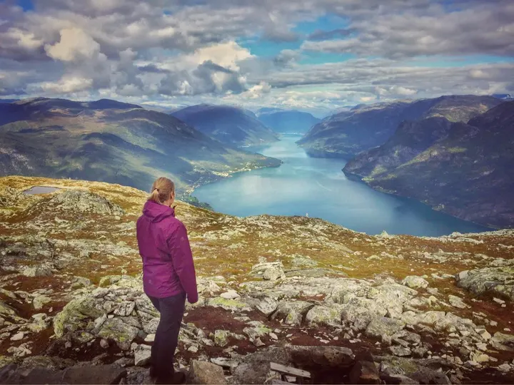 Anja Kjær — Meditasjon i Apenes, Horten